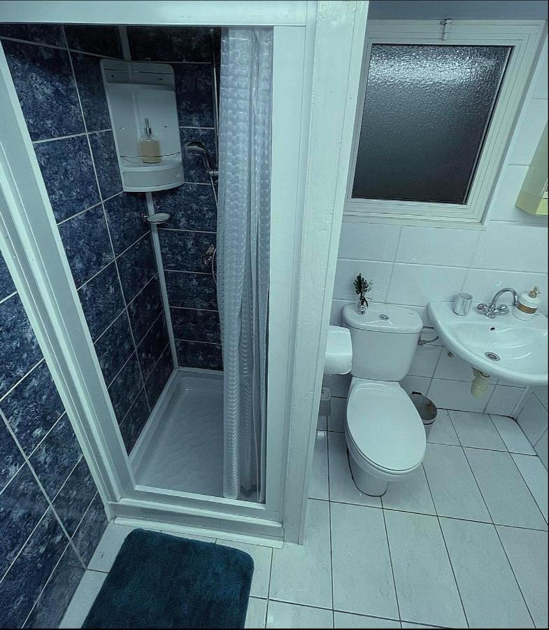 פרוטאראס Comfortable, Modern Studio Apartment מראה חיצוני תמונה